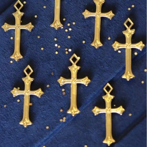 18K Gold Cross Fashion Earrings for Women